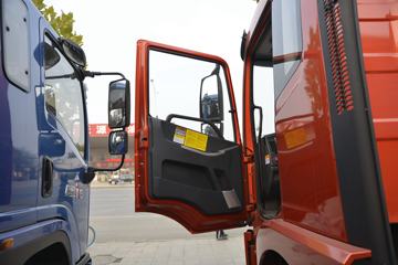 风驰&nbsp;载货车驾驶室                                               图片