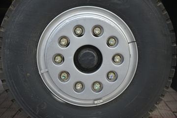 风驰&nbsp;载货车底盘                                                图片