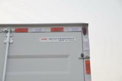 江淮 骏铃V5 129马力 4.15米单排厢式轻卡(HFC5045XXYP92K5C2V)