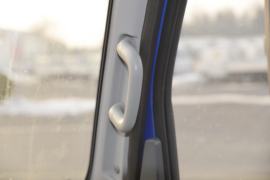 骏铃V7&nbsp;载货车驾驶室                                               图片