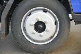 骏铃V7&nbsp;载货车底盘                                                图片