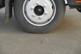 骏铃V7&nbsp;载货车底盘                                                图片