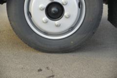江淮 骏铃V7 154马力 4X2 6.2米排半仓栅式载货车(HFC5141CCYP91K1D4V)