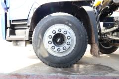 福田瑞沃 大金刚ES7 270马力 8X2 6.8米自卸车(BJ3314DPPHB-02)
