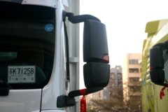 中国重汽 汕德卡SITRAK G5重卡 270马力 4X2 9.92米厢式载货车