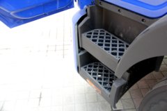 东风 多利卡D9 200马力 4X2 8米厢式载货车(国六)(EQ5181XXYL9CDHAC)