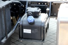 东风 多利卡D9 200马力 4X2 8米厢式载货车(国六)(EQ5181XXYL9CDHAC)