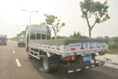 庆铃 五十铃K600 120马力 4.205米单排栏板轻卡(QL1043A1HA)