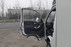 东风 小霸王W17 1.5L 113马力 汽油 3.6米单排厢式微卡(国六)(EQ5031XXY60Q6AC)