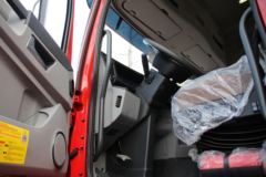东风商用车 天龙旗舰KX 500马力 6X4 LNG牵引车(国六)