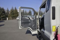 江淮 帅铃E中体 132马力 3.905米排半仓栅式轻卡(HFC5041CCYP52K3C2V)