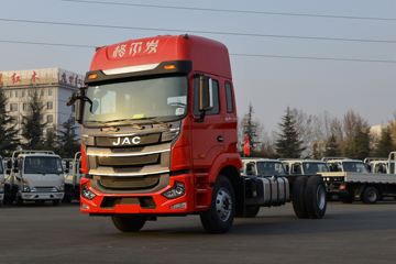 江淮 格尔发A5XⅢ中卡 220马力 4X2 6.8米翼开启厢式载货车(HFC5181XYKP2K2A57S)