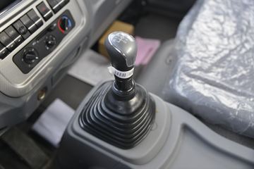 �й�����HOWO ͳ˧ 110���� 4.165�׵��������ῨͼƬ