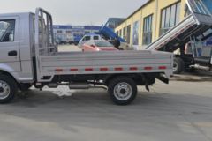 北汽黑豹 兴运G5 1.5L 116马力 汽油 2.7米单排栏板微卡(国六)(BAW1035D20KS)