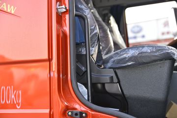 һ����� ��J6P�ؿ� �캽��2.0 550���� 6X4 AMT�Զ���ǣ����(CA4250P66K25T1A1E5)ͼƬ