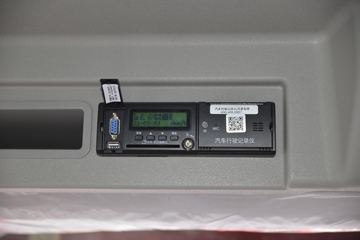 һ����� ��J6P�ؿ� �캽��2.0 550���� 6X4 AMT�Զ���ǣ����(CA4250P66K25T1A1E5)ͼƬ