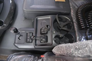 һ����� ��J6P�ؿ� �캽��2.0 550���� 6X4 AMT�Զ���ǣ����(CA4250P66K25T1A1E5)ͼƬ