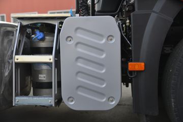 һ����� ��J6P�ؿ� �캽��2.0 550���� 6X4 AMT�Զ���ǣ����(CA4250P66K25T1A1E5)ͼƬ