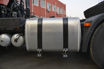 һ����� ��J6P�ؿ� �캽��2.0 550���� 6X4 AMT�Զ���ǣ����(CA4250P66K25T1A1E5)ͼƬ