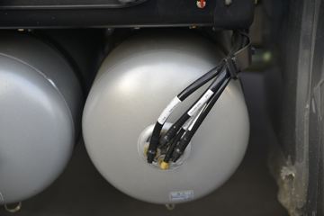 һ����� ��J6P�ؿ� �캽��2.0 550���� 6X4 AMT�Զ���ǣ����(CA4250P66K25T1A1E5)ͼƬ