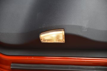 һ����� J7�ؿ� 550���� 6X4 AMT�Զ���ǣ����(��ɫ)(CA4250P77K25T1E5)ͼƬ