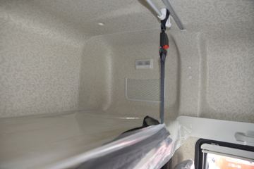 һ����� J7�ؿ� 550���� 6X4 AMT�Զ���ǣ����(��ɫ)(CA4250P77K25T1E5)ͼƬ