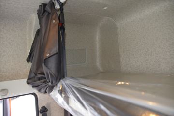 һ����� J7�ؿ� 550���� 6X4 AMT�Զ���ǣ����(��ɫ)(CA4250P77K25T1E5)ͼƬ