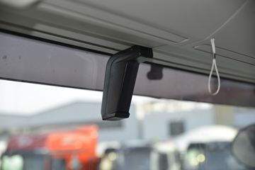 һ����� J7�ؿ� 550���� 6X4 AMT�Զ���ǣ����(��ɫ)(CA4250P77K25T1E5)ͼƬ