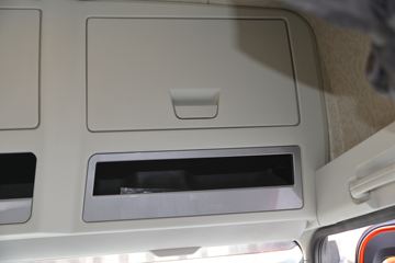 һ����� J7�ؿ� 550���� 6X4 AMT�Զ���ǣ����(��ɫ)(CA4250P77K25T1E5)ͼƬ