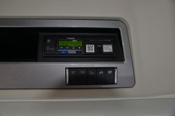 һ����� J7�ؿ� 550���� 6X4 AMT�Զ���ǣ����(��ɫ)(CA4250P77K25T1E5)ͼƬ