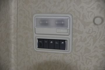 һ����� J7�ؿ� 550���� 6X4 AMT�Զ���ǣ����(��ɫ)(CA4250P77K25T1E5)ͼƬ