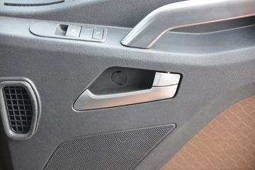 һ����� J7�ؿ� 550���� 6X4 AMT�Զ���ǣ����(��ɫ)(CA4250P77K25T1E5)ͼƬ