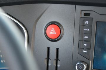 һ����� J7�ؿ� 550���� 6X4 AMT�Զ���ǣ����(��ɫ)(CA4250P77K25T1E5)ͼƬ