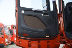 一汽解放 J7重卡 550马力 6X4 AMT自动挡牵引车(红色)(CA4250P77K25T1E5)