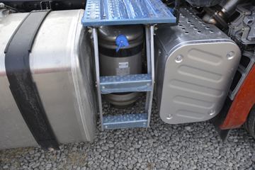 һ����� J7�ؿ� 550���� 6X4 AMT�Զ���ǣ����(��ɫ)(CA4250P77K25T1E5)ͼƬ