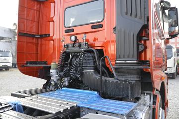 һ����� J7�ؿ� 550���� 6X4 AMT�Զ���ǣ����(��ɫ)(CA4250P77K25T1E5)ͼƬ