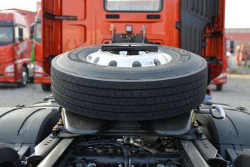 һ����� J7�ؿ� 550���� 6X4 AMT�Զ���ǣ����(��ɫ)(CA4250P77K25T1E5)ͼƬ