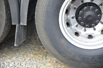 һ����� J7�ؿ� 550���� 6X4 AMT�Զ���ǣ����(��ɫ)(CA4250P77K25T1E5)ͼƬ