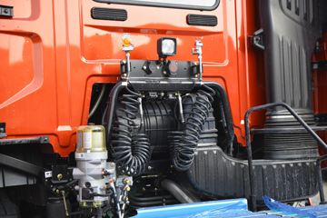 һ����� J7�ؿ� 550���� 6X4 AMT�Զ���ǣ����(��ɫ)(CA4250P77K25T1E5)ͼƬ