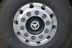 一汽解放 J7重卡 550马力 6X4 AMT自动挡牵引车(红色)(CA4250P77K25T1E5)