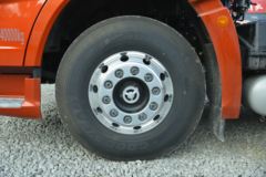 一汽解放 J7重卡 550马力 6X4 AMT自动挡牵引车(红色)(CA4250P77K25T1E5)