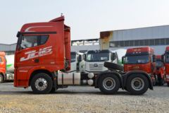 青岛解放 JH6重卡 领航版 460马力 6X4 危险品牵引车(CA4250P25K2T1E5A1)