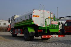 一汽解放 J6L中卡 质享版 240马力 4X2 洒水车(程力牌)(CLW5180GSSC6)