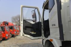 一汽解放 J6L中卡 质享版 240马力 4X2 洒水车(程力牌)(CLW5180GSSC6)