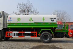 一汽解放 J6L中卡 质享版 240马力 4X2 洒水车(程力牌)(CLW5180GSSC6)