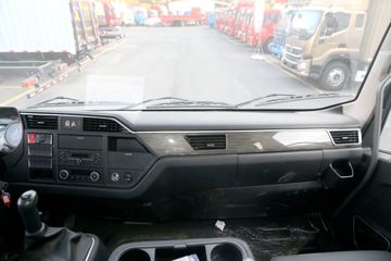 �ൺ��� JK6�п� 220���� 4X2 6.8�������ػ���(CA1180P28K1L4E5)ͼƬ