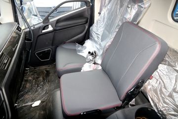 �ൺ��� JK6�п� 220���� 4X2 6.8�������ػ���(CA1180P28K1L4E5)ͼƬ