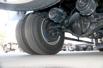 �ൺ��� JK6�п� 220���� 4X2 6.8�������ػ���(CA1180P28K1L4E5)ͼƬ