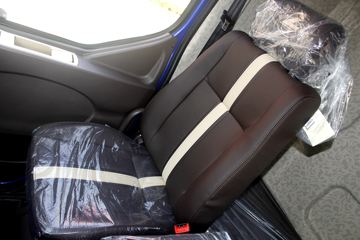 �������� �³���M3�п� 220���� 4X2 9.7����ʽ�ػ���ͼƬ