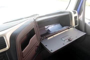 �������� �³���M3�п� 220���� 4X2 9.7����ʽ�ػ���ͼƬ